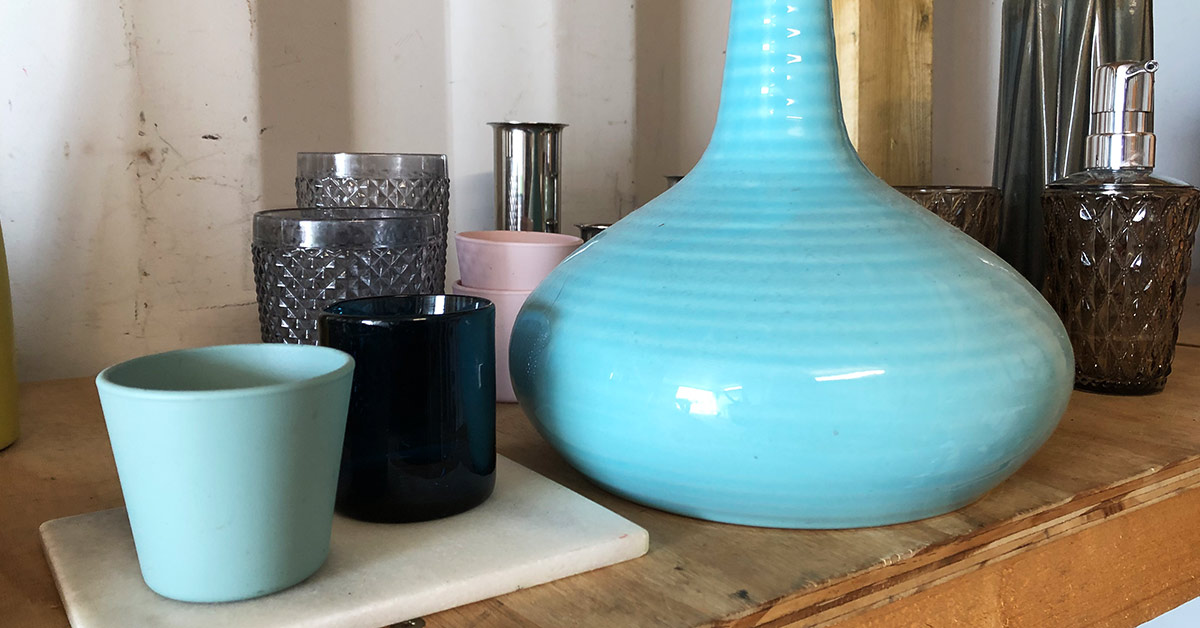 Vaser, glas, kopper og andre fine ting til direkte genbrug